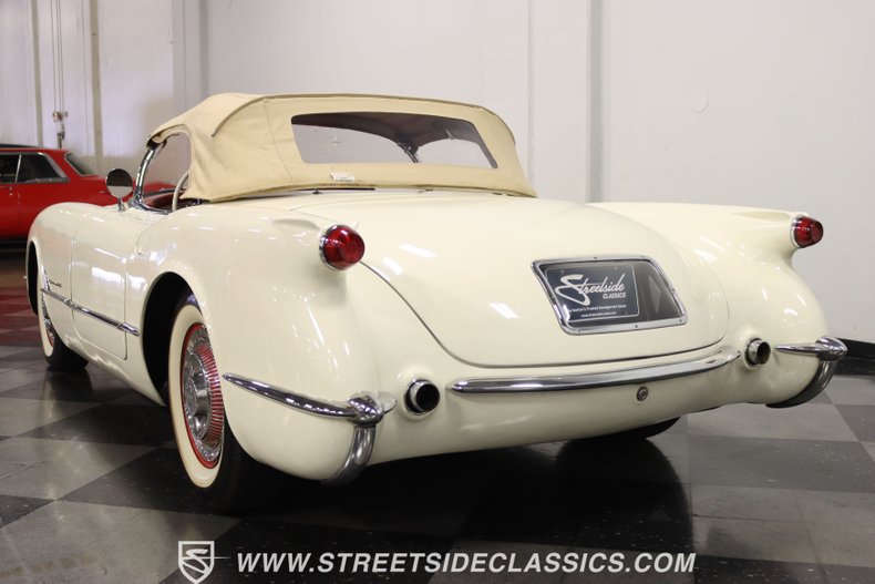 Unknown-Corvette-1954-Polo-White-Red-9