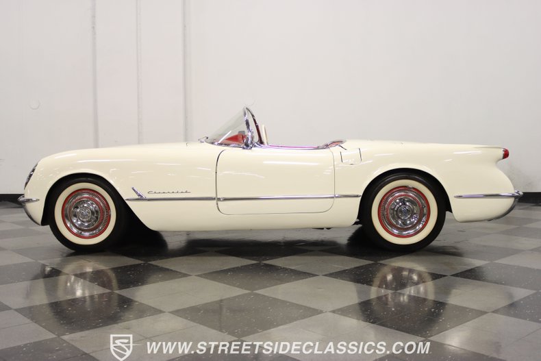 Unknown-Corvette-1954-Polo-White-Red