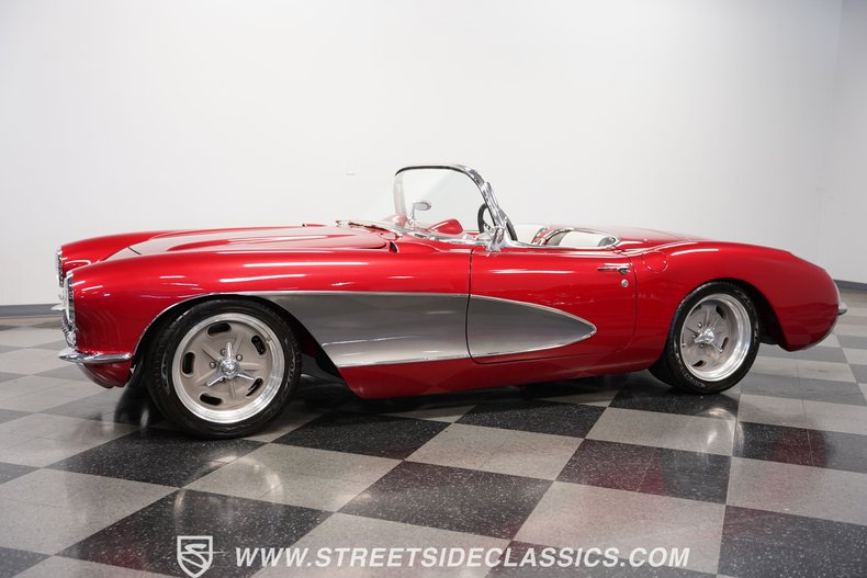 Unknown-Corvette-1957-Metallic-Burgundy-Black-1