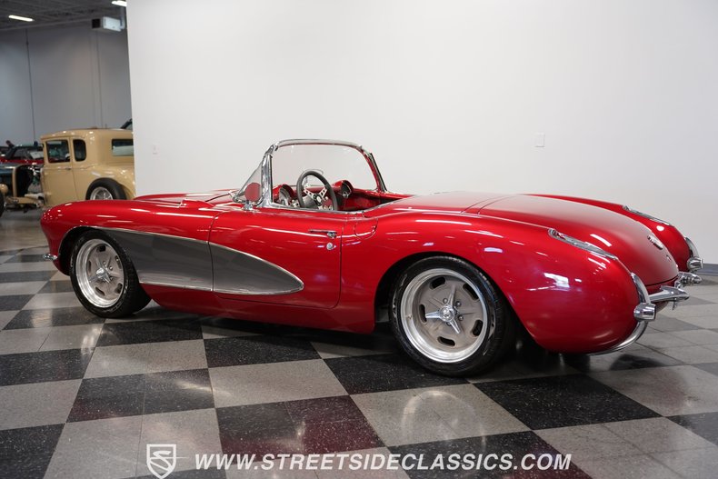Unknown-Corvette-1957-Metallic-Burgundy-Black-19