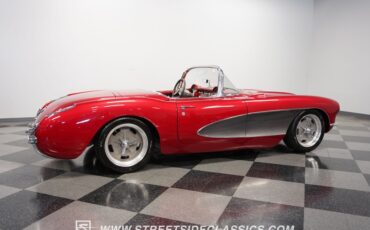Unknown-Corvette-1957-Metallic-Burgundy-Black-23