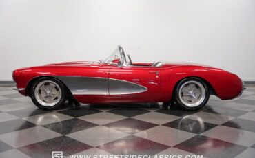 Unknown-Corvette-1957-Metallic-Burgundy-Black-32