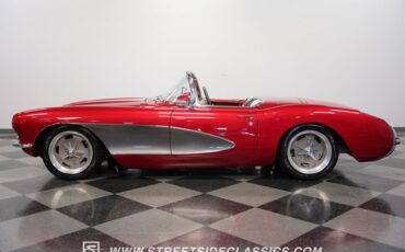Unknown-Corvette-1957-Metallic-Burgundy-Black-34