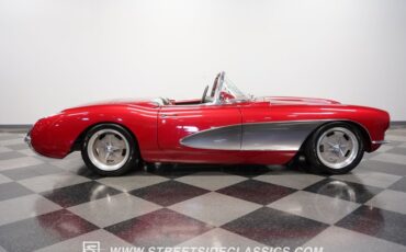 Unknown-Corvette-1957-Metallic-Burgundy-Black-37