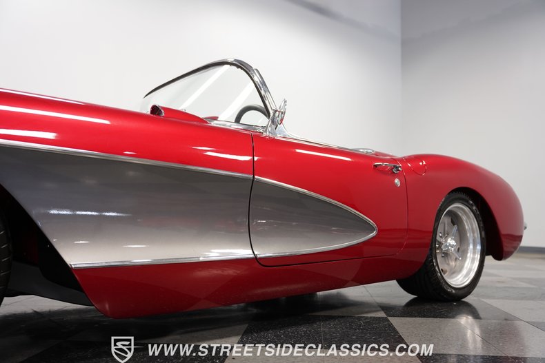 Unknown-Corvette-1957-Metallic-Burgundy-Black-42