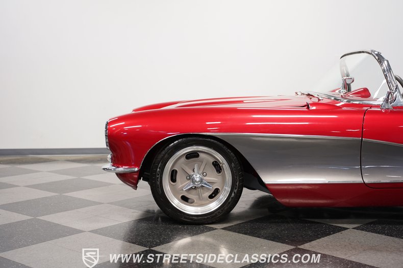 Unknown-Corvette-1957-Metallic-Burgundy-Black-5