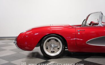 Unknown-Corvette-1957-Metallic-Burgundy-Black-6