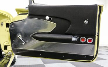 Unknown-Corvette-1958-Yellow-BLACK-26