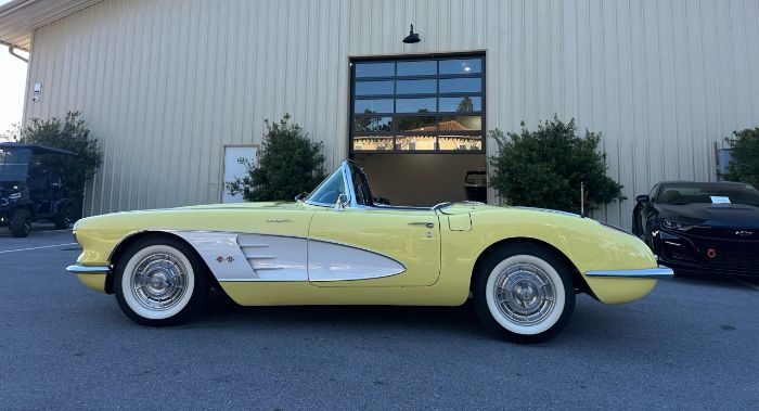 Unknown-Corvette-1958-Yellow-Gray-1