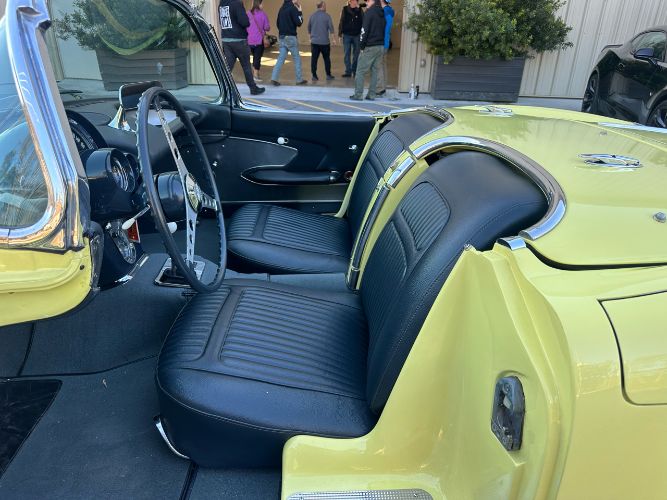 Unknown-Corvette-1958-Yellow-Gray-18