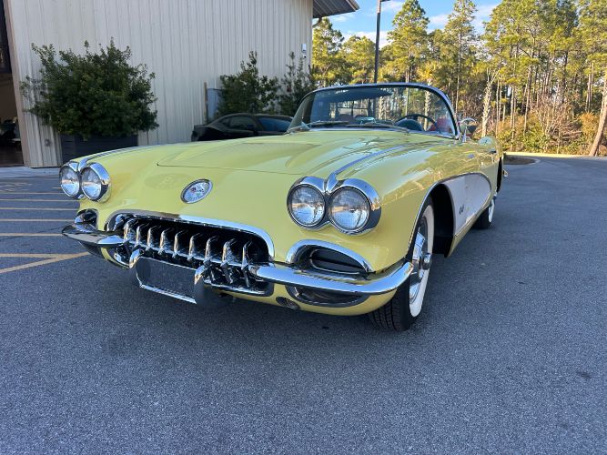 Unknown-Corvette-1958-Yellow-Gray-2