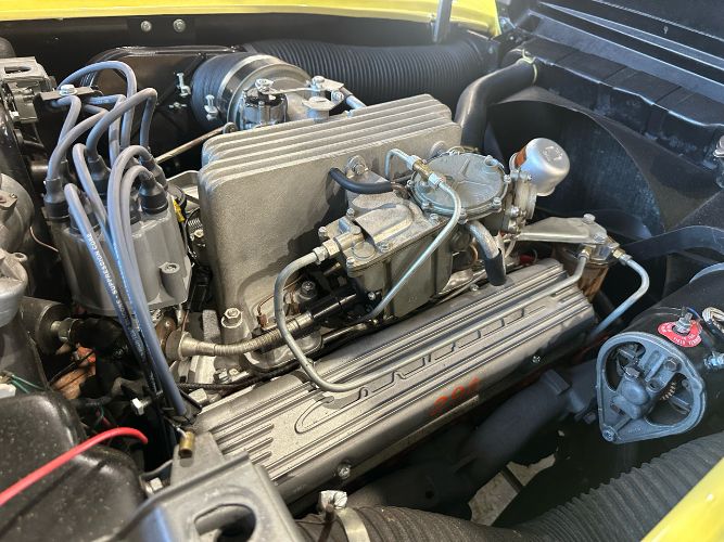 Unknown-Corvette-1958-Yellow-Gray-22