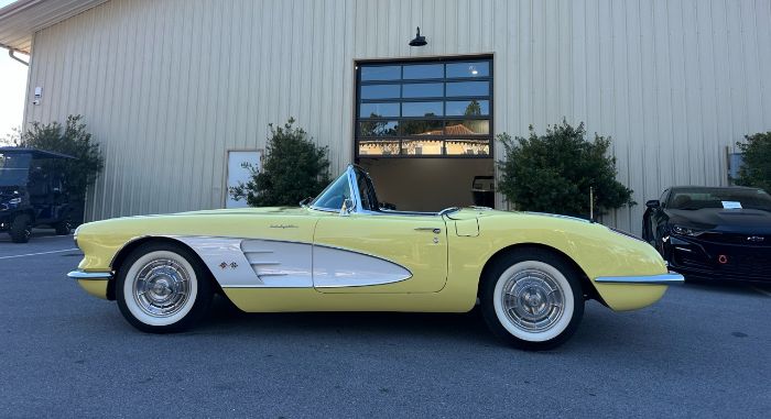 Unknown-Corvette-1958-Yellow-Gray-30