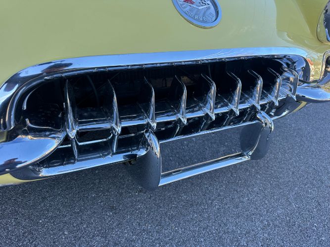 Unknown-Corvette-1958-Yellow-Gray-32