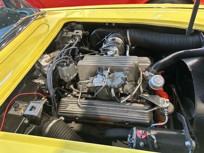 Unknown-Corvette-1958-Yellow-Gray-35