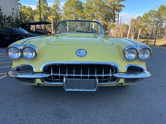 Unknown-Corvette-1958-Yellow-Gray-4