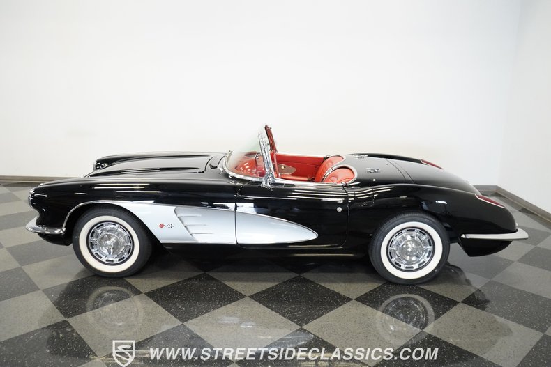 Unknown-Corvette-1959-Black-Red-16