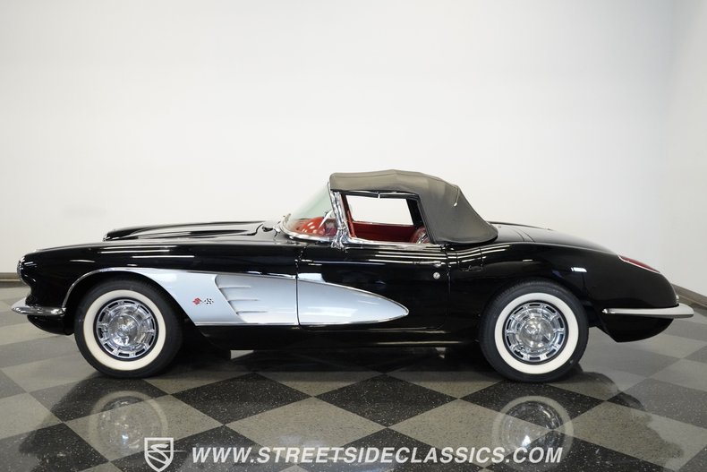 Unknown-Corvette-1959-Black-Red-27