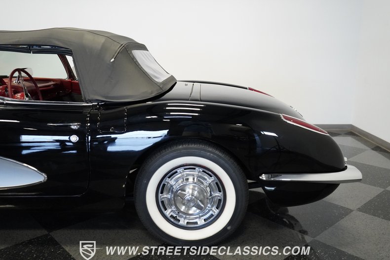 Unknown-Corvette-1959-Black-Red-29