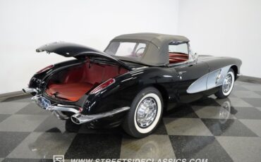 Unknown-Corvette-1959-Black-Red-40