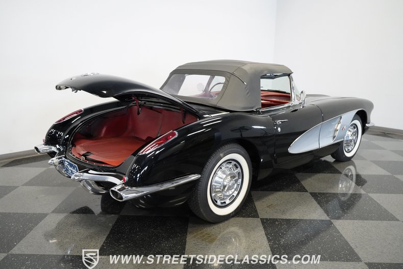 Unknown-Corvette-1959-Black-Red-40