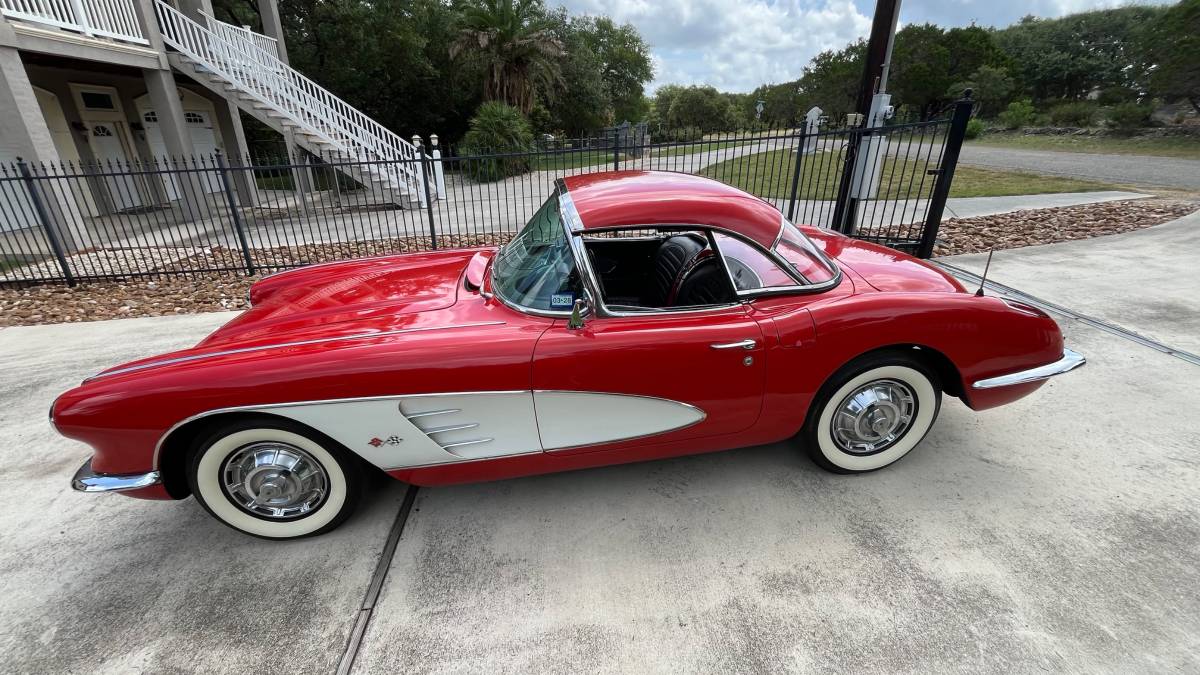 Unknown-Corvette-1959-red-2