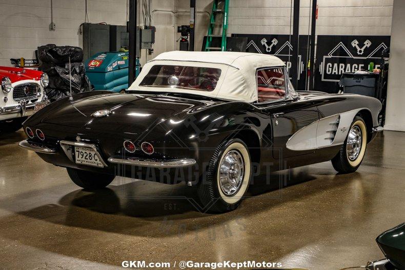 Unknown-Corvette-1961-Black-Red-12