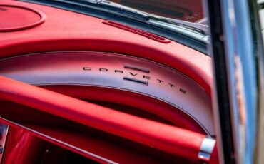 Unknown-Corvette-1961-Black-Red-17