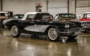 Unknown-Corvette-1961-Black-Red-2