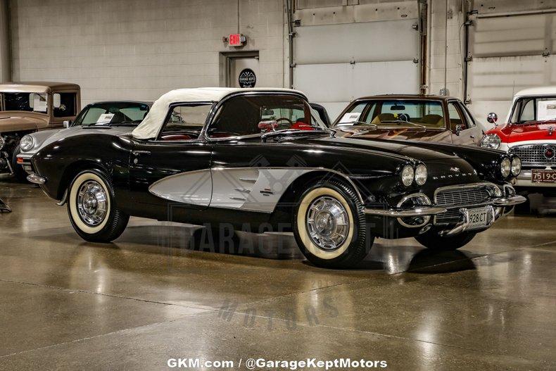 Unknown-Corvette-1961-Black-Red-2