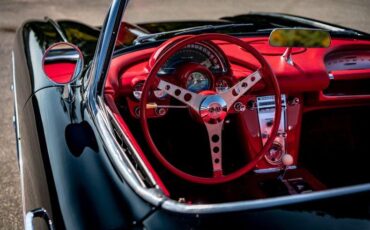 Unknown-Corvette-1961-Black-Red-24