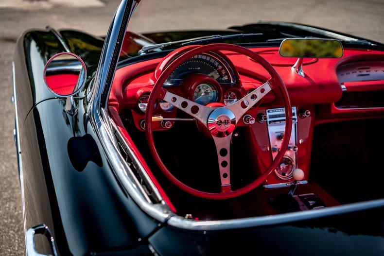 Unknown-Corvette-1961-Black-Red-24