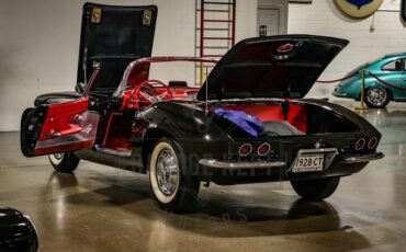 Unknown-Corvette-1961-Black-Red-25