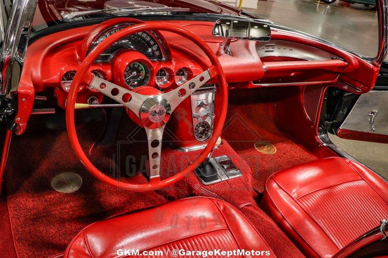 Unknown-Corvette-1961-Black-Red-26