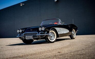 Unknown-Corvette-1961-Black-Red-3