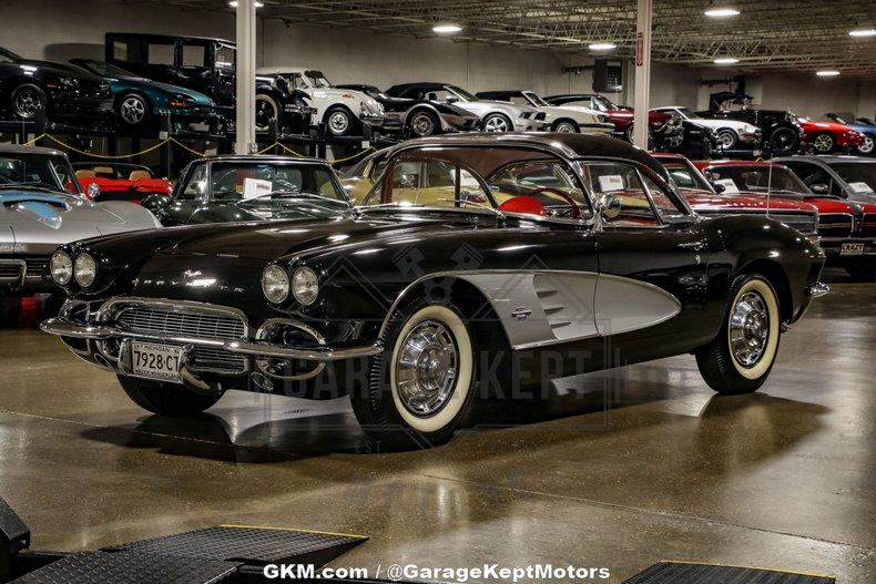 Unknown-Corvette-1961-Black-Red-30