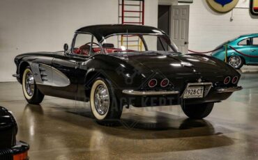 Unknown-Corvette-1961-Black-Red-32