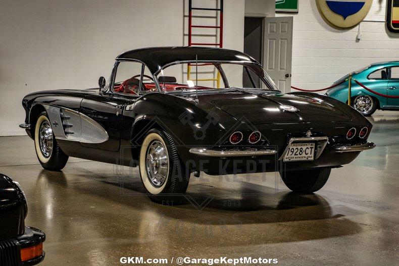 Unknown-Corvette-1961-Black-Red-32