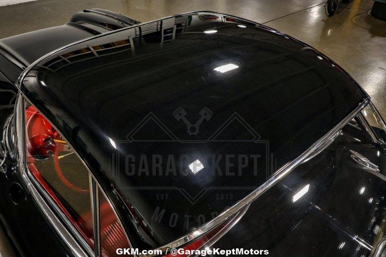 Unknown-Corvette-1961-Black-Red-37