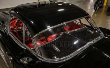 Unknown-Corvette-1961-Black-Red-38