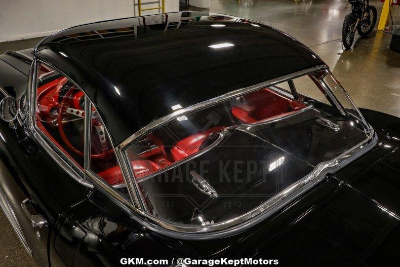 Unknown-Corvette-1961-Black-Red-38
