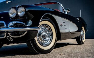 Unknown-Corvette-1961-Black-Red-4