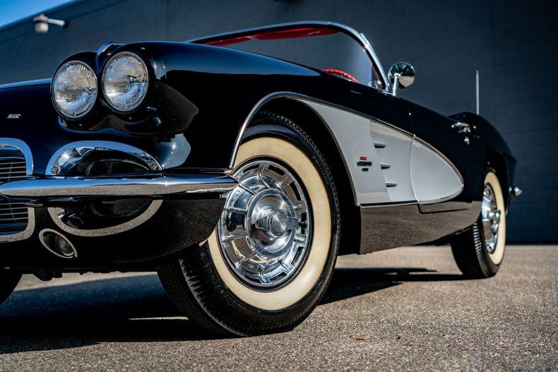 Unknown-Corvette-1961-Black-Red-4