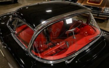 Unknown-Corvette-1961-Black-Red-42