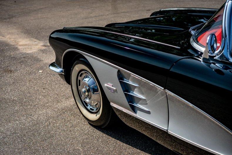 Unknown-Corvette-1961-Black-Red-8