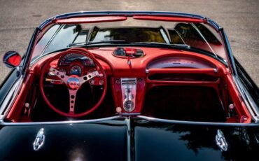 Unknown-Corvette-1961-Black-Red-9