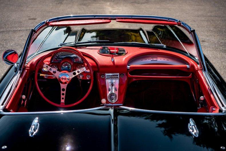 Unknown-Corvette-1961-Black-Red-9