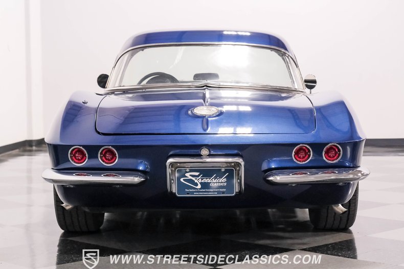 Unknown-Corvette-1961-Lemans-Blue-Black-12