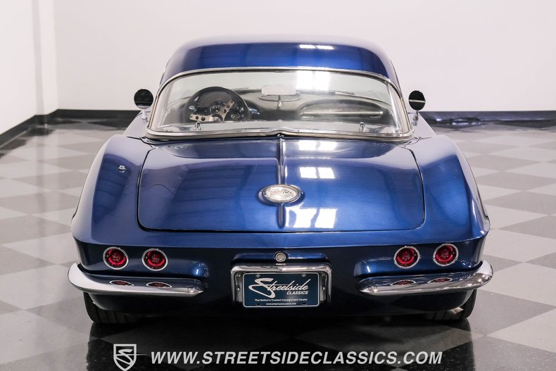 Unknown-Corvette-1961-Lemans-Blue-Black-14