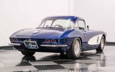 Unknown-Corvette-1961-Lemans-Blue-Black-15